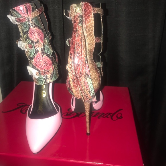 High Heels - Picture 2 of 3